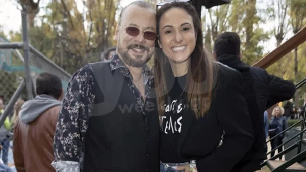 Τον τάιζε στο στόμα και ο Δάντης κοιτούσε - Η βραδινή έξοδος της Ασημίνας Χατζηανδρέου με το Βο