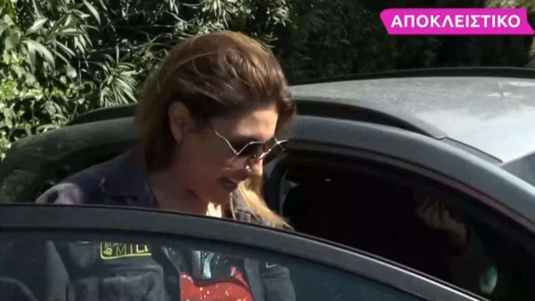 Έλενα Παπαρίζου: «Ευχαριστώ πάρα πολύ...» - Η πρώτη αντίδραση της μετά τις δηλώσεις περί "άφυλων παιδιών"