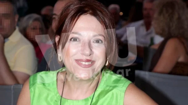 Με ίδιο βλέμμα και χρώμα μαλλιών - Η συγκλονιστική ομοιότητα της Ελένης Ράντου με τη μητέρα της