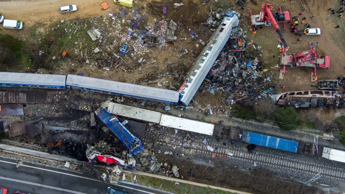 Τραγωδία Τέμπη: Πήρε προθεσμία για να απολογηθεί ο σταθμάρχης - Αυτές είναι οι κατηγορίες που αντιμετωπίζει