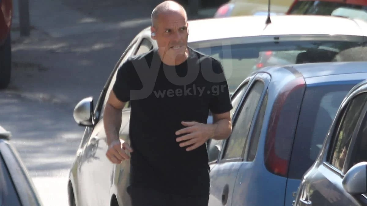 Ξυλοκόπησαν τον Γιάνη Βαρουφάκη - Μεταφέρθηκε στο νοσοκομείο