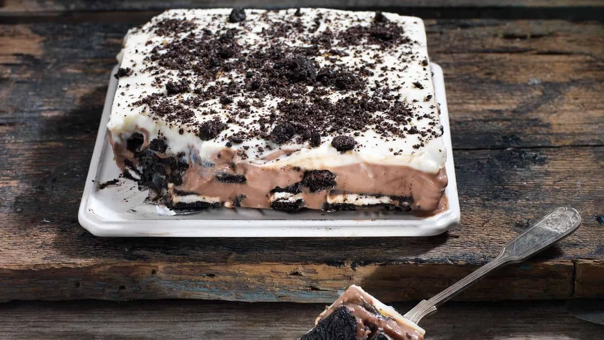 Συνταγή για αρχάριους - Γλυκό ψυγείου "κόλαση" με γεμιστά μπισκότα και κρέμα