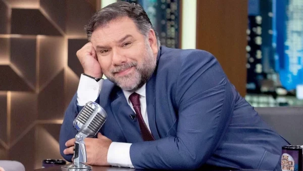 Η ανακοίνωση του ΑΝΤ1 για τον Γρηγόρη Αρναούτογλου και το The 2night show