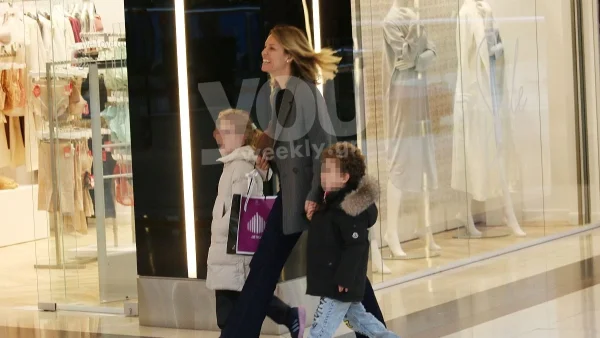 Τους κοίταζε όλο το εμπορικό κέντρο - Για ψώνια με την Μπιάνκα και τον μικρό Κάρολο η Βίκυ Καγιά