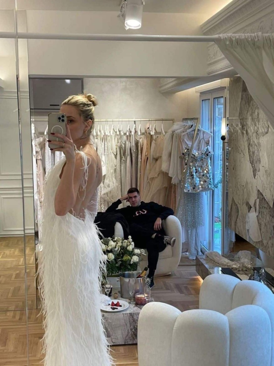 Γαρυφαλλιά Καληφώνη νυφικό