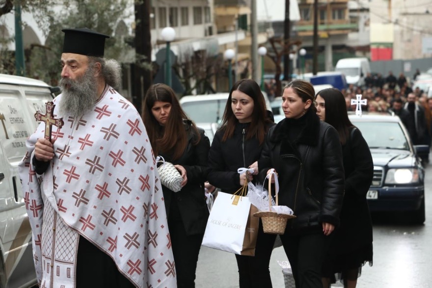 Κηδεία 23χρονης Τέμπη φέρετρο