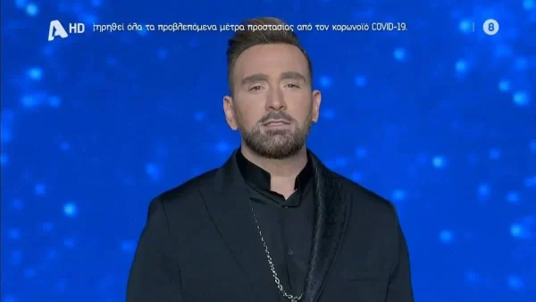 J2US: «Απόψε θα είναι...» - Με σκυμμένο βλέμμα και αμηχανία η έναρξη του Κοκλώνη μετά την Τραγωδία στα Τέμπη