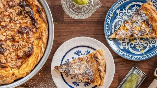 Παραδοσιακή Ελληνική λεμονόπιτα με χωριάτικο φύλλο και βελούδινη κρέμα