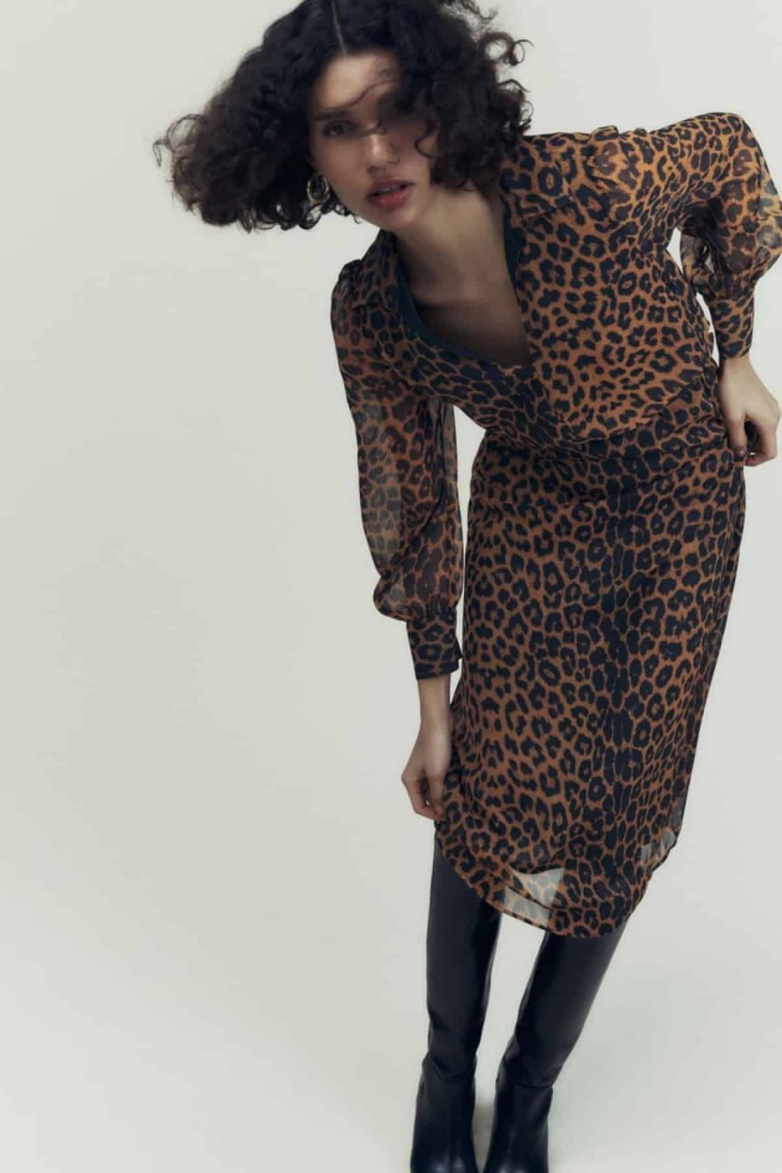 Zara: Κίτρινο, λεοπάρ και πουά - Τα τρία ιδανικά για την άνοιξη φορέματα που πρέπει να έχεις στην ντουλάπα σου