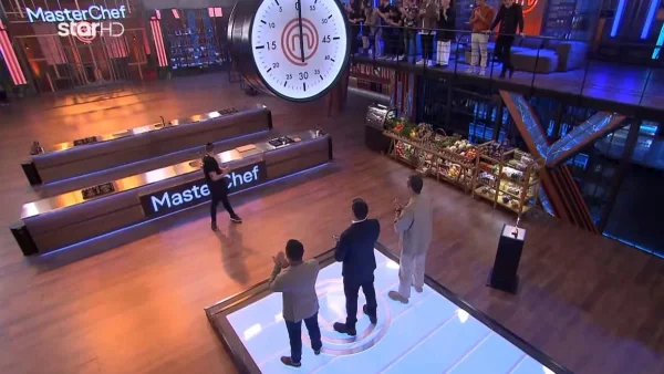Masterchef 7: «Πάλι ρε μ@λ@κ@;;;» - Έξαλλοι στον εξώστη με τη νέα ''εισβολή''