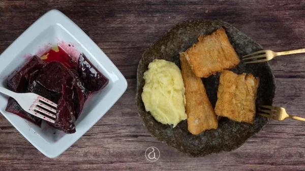 Μπακαλιάρος σκορδαλιά: Το κόλπο με το λάδι για να τραγανή η κρούστα του