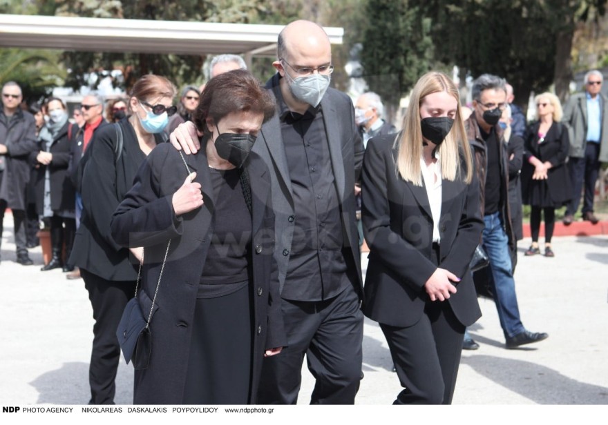 κηδεία Λάκη Παπαστάθη οικογένεια