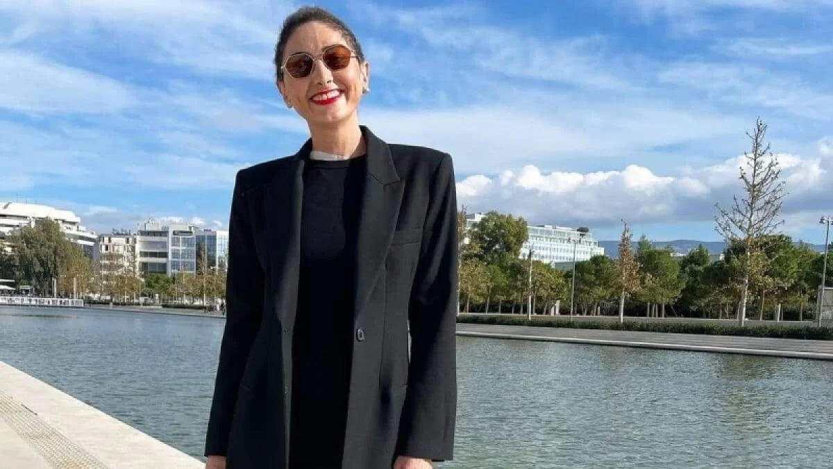 Ρεγγίνα Μακέδου: «Έβλεπα τη μάνα μου και τον πατέρα μου να το παίζουν τρελοί ενώ ήξερα...» - "Σπαράζουν" καρδιές με τα λόγια της για την τραγωδία στα Τέμπη