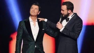 Σάκης Ρουβάς: «Είναι δυνατόν να...» - Η αποκάλυψη του τραγουδιστή για τον γάμο του Μουζουράκη