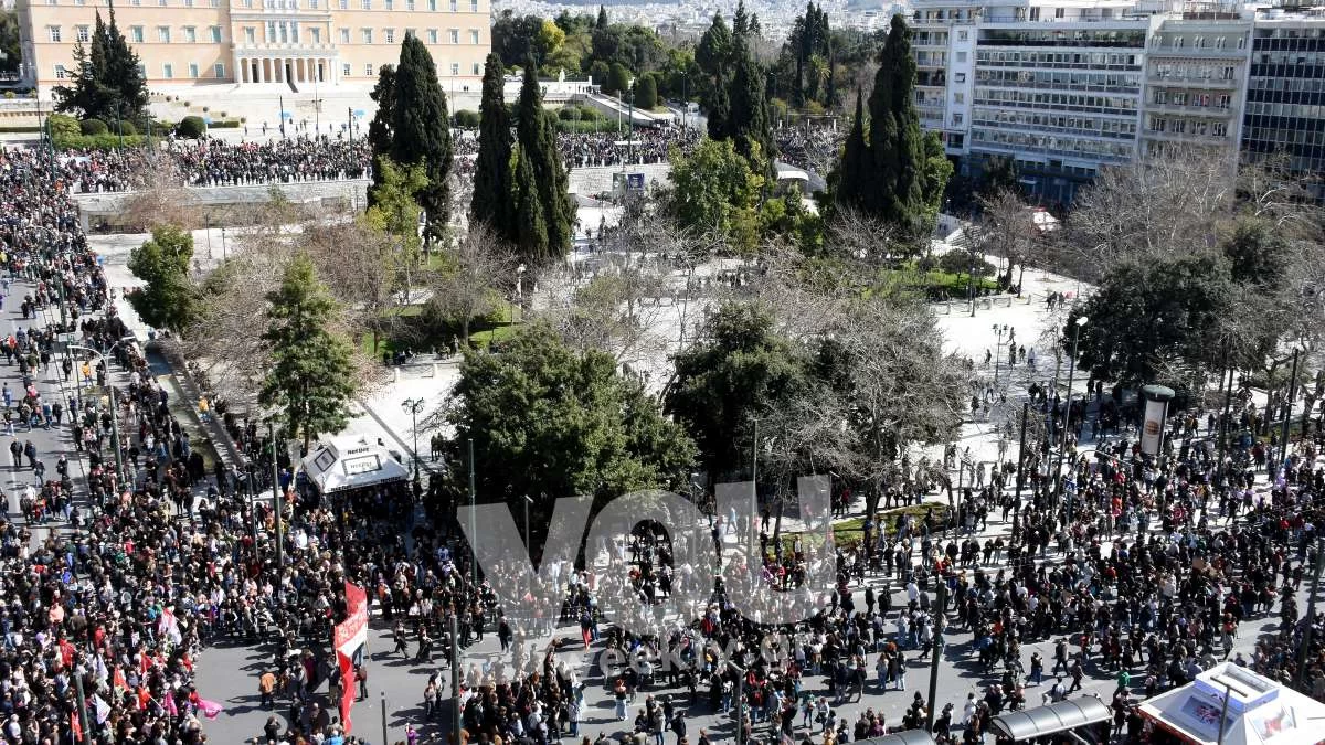 Γεμάτοι οι δρόμοι - Πλήθος ηθοποιών στην πορεία στο κέντρο της Αθήνας για την τραγωδία στα Τέμπη