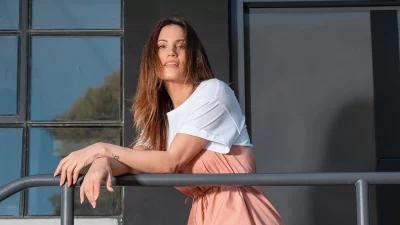 Αχώριστη από τη νεογέννητη κόρη της -  Το πρώτο γύρισμα της Μαίρης Συνατσάκη μαζί με το μωρό