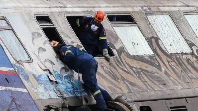 Τραγωδία Τέμπη: Φορτηγά ξεφόρτωναν κρεβάτια νεκροψίας - Ανατριχίλα με τον τρόπο που ενημερώνονται γονείς και συγγενείς