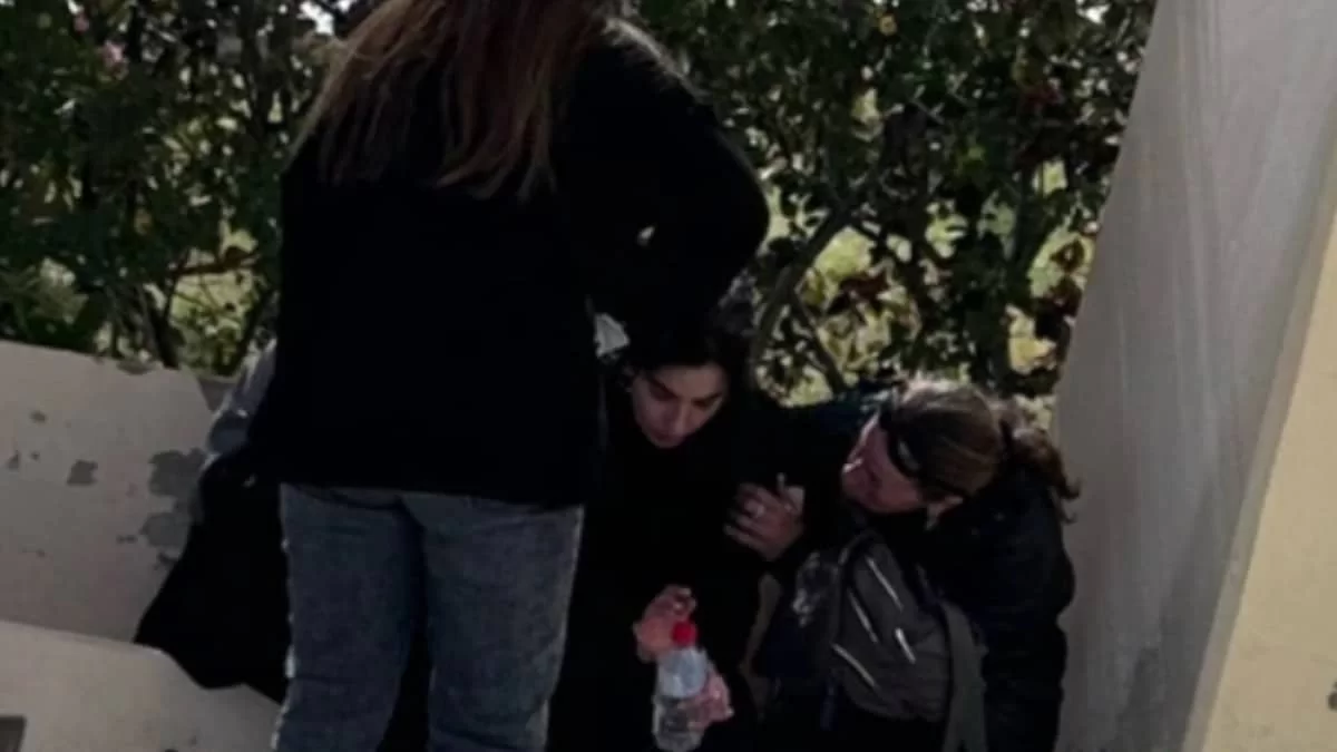 Τέμπη: «Παιδάκι μου, παιδάκι μου» - Συντετριμμένοι όλοι στην κηδεία της 50χρονης Μαίρης