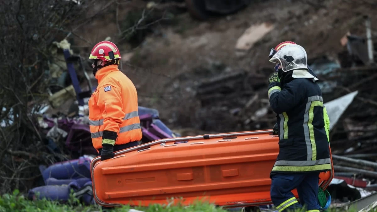 Τραγωδία Τέμπη: Στους 47 οι νεκροί - «Υπάρχουν άτομα που λόγω της σύνθλιψης των βαγονιών...»