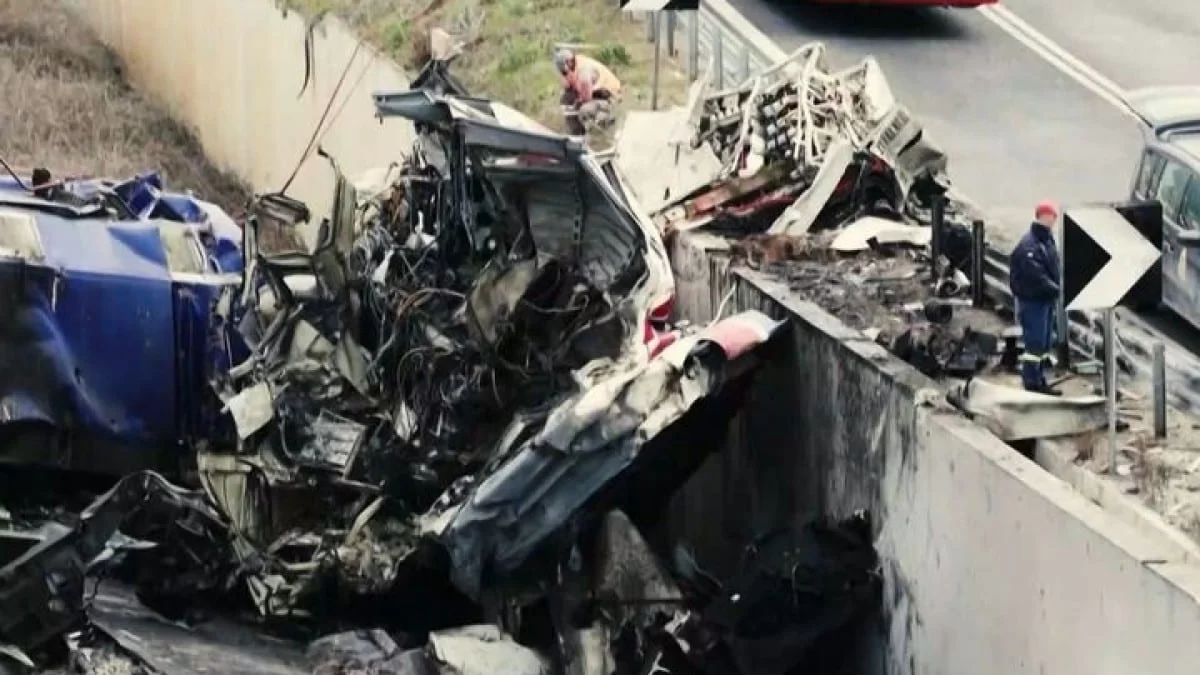 Τραγωδία Τέμπη: «Δεν είναι πια κοντά μας...» - Βρέθηκε νεκρή στα συντρίμμια όσο ο σύζυγός της νοσηλεύεται στη Λάρισα