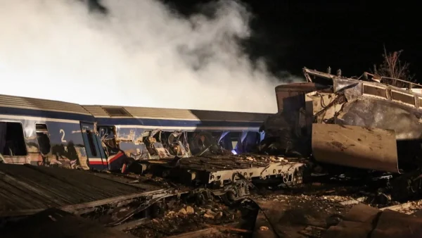 Τραγωδία Τέμπη: «Κοιμάται λίγο, ξυπνάει, λέει συνεχώς “μυρίζει καμένο”» - Συγκλονίζει θεία επιζήσασας