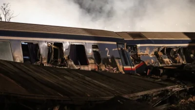 Τραγωδία Τέμπη: «Είστε καλά; Όλοι έξω!» - Τα ανατριχιαστικά βίντεο λίγα λεπτά μετά την σύγκρουση των τρένων