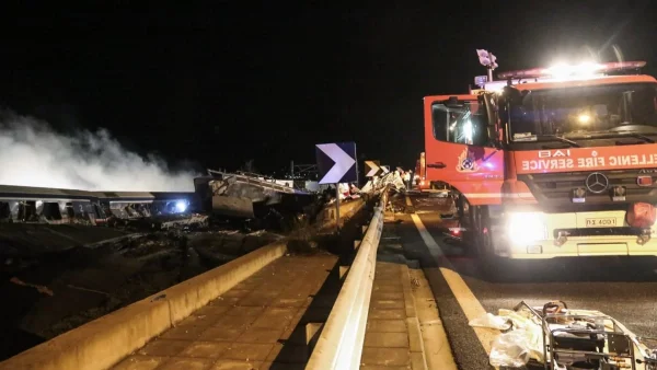 Τραγωδία Τέμπη: Συγκλονιστική μαρτυρία - «Υπήρχε μία κοπέλα στην άσφαλτο για 45'»