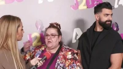 «Δεν το ακούω καν, κατάλαβες τι λέω;» - Η απάντηση της Σοφίας Βογιατζάκη στα αρνητικά σχόλια για το φιλί με τον Σαρμπέλ