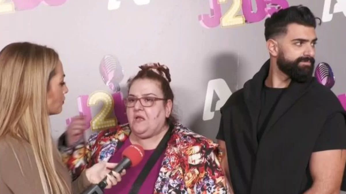 «Δεν το ακούω καν, κατάλαβες τι λέω;» - Η απάντηση της Σοφίας Βογιατζάκη στα αρνητικά σχόλια για το φιλί με τον Σαρμπέλ