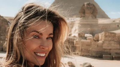 Κάλυπτε ελάχιστα μέρη του σώματός της - Το ιδιαίτερο φόρεμα της Χρουσαλά στο πάρτι γενεθλίων της στην Αίγυπτο