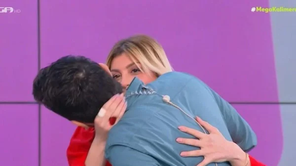 "Τρελάθηκαν" στον αέρα του Mega Καλημέρα - Πάτρας & Ζηρδέλη έκαναν αναπαράσταση το φιλί του Μάστορα με την Βανδή