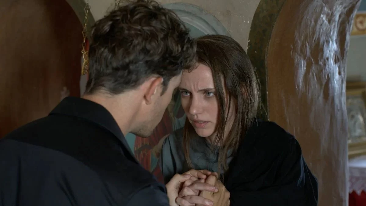 Μαύρο Ρόδο: Αποκλειστικό! Έγκυος η Ελισάβετ στο παιδί του Πέτρου!