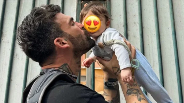 «Ξεκινήσαμε να μιλάμε» - Η αντίδραση του Δημήτρη Αλεξάνδρου στις πρώτες φωνές του γιου του