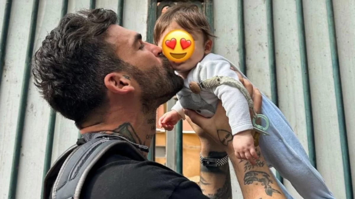 «Ξεκινήσαμε να μιλάμε» - Η αντίδραση του Δημήτρη Αλεξάνδρου στις πρώτες φωνές του γιου του