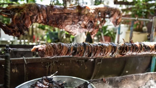 Κυριακή του Πάσχα: Για να γίνει τραγανή η πέτσα - Πως θα πετύχετε το τέλειο ψήσιμο του αρνιού