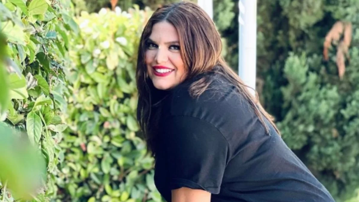 Ξαπλωμένη στα βότσαλα με το μαγιό της - Η ερημική παραλία που βρέθηκε η Δανάη Μπάρκα