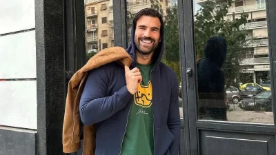 Πατέρας και γιός εν δράση - Η νέα φωτογραφία του Δημήτρη Αλεξάνδρου με το μωρό στο Κάιρο