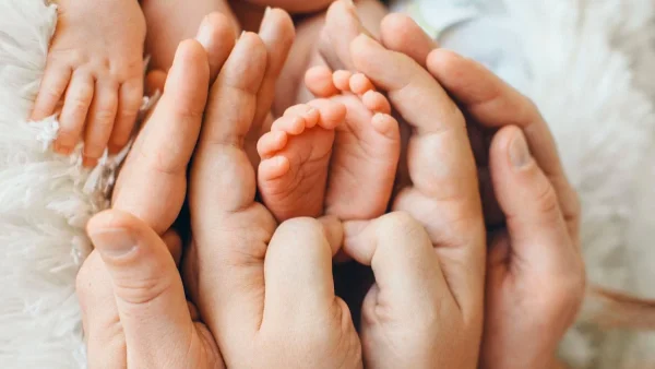 Δρ. Μηνάς Μαστροµηνάς: «Η εξωσωµατική είναι πλέον µια φιλική διαδικασία για πολλά ζευγάρια!»