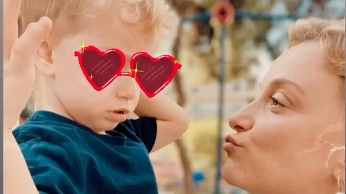 Επέστρεψε στην αγκαλιά του - Η τρυφερή ανάρτηση της Λένας Δροσάκη με το γιο της