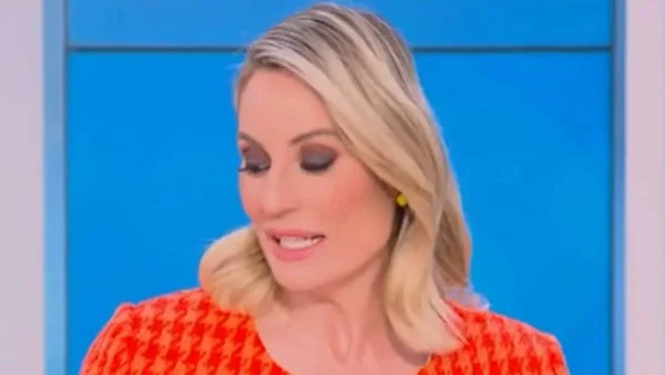 «Να είσαι κεντρική παρουσιάστρια και να μην έχεις πλάνο για 45 ολόκληρα λεπτά, βάλτε Πρωινό Καφέ» - "Κόλαφος" η Ελεονώρα Μελέτη