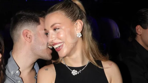 Θυμήθηκε τα παλιά - Η Γαρυφαλλιά Καληφώνη δημοσιεύει πρώτη φορά φωτογραφία με τους γονείς της