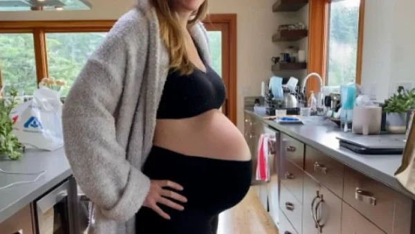 Γέννησε δίδυμα στα 48 της - "Έσκασαν" πριν από λίγο τα ευχάριστα για αγαπημένη ηθοποιό