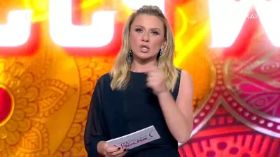 My Style Rocks: «Θα σας ανακοινώσω τη μεγάλη ανατροπή» - "Παγωμένοι" κριτές και διαγωνιζόμενες! Κρεμόντουσαν από τα χείλη της Καραβάτου