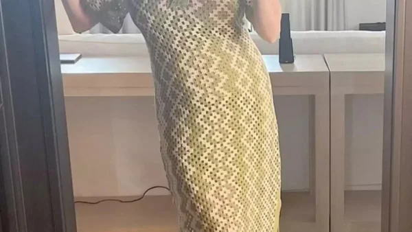 Ανακοίνωσε την εγκυμοσύνη της πριν λίγες εβδομάδες και τώρα δημοσίευσε την πρώτη φωτογραφία με φουσκωμένη κοιλιά