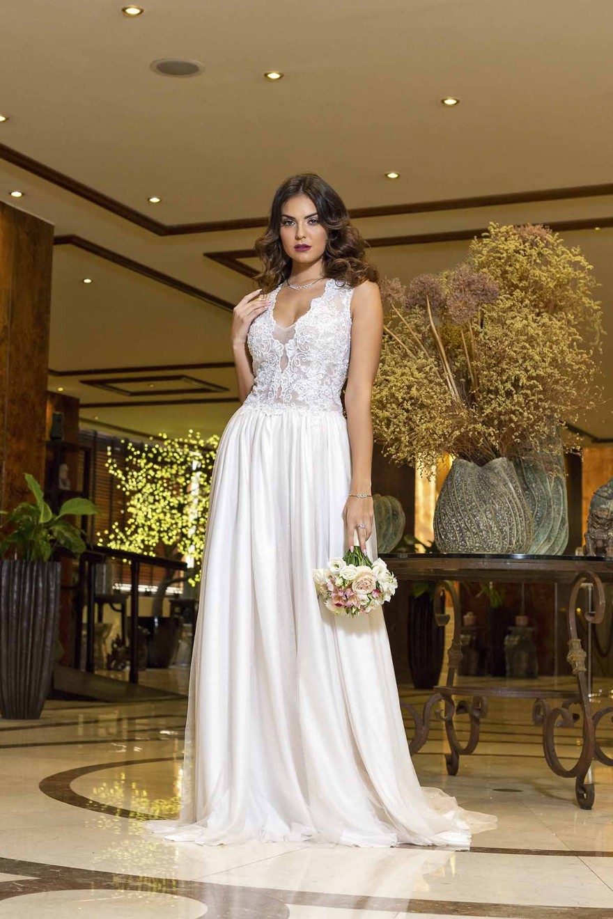 Βρισηίδα Ανδριώτου: Το κορίτσι του Survivor All Star διαλέγει νυφικό για τον γάμο της με τον Σπύρο Μαρτίκα (Βίντεο)