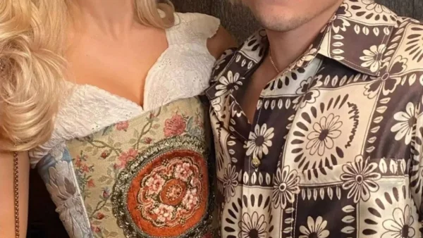 Έσκασαν τα ευχάριστα - Αρραβιωνιάστηκε γνωστή ηθοποιός