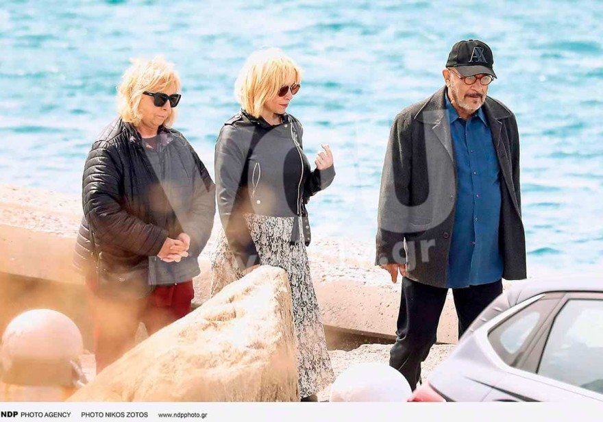 Πρώτο Πάσχα μετά το διαζύγιο στη Μύκονο κι όχι μόνη - Αποκλειστικές φωτογραφίες της Ελεωνόρας Ζουγανέλη