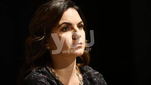 Όλγα Κεφαλογιάννη: Αγκαλιές και φιλιά στο γραφείο της - Αυτό είναι το βαφτιστήρι της που ήρθε από το Βέλγιο για να την δει