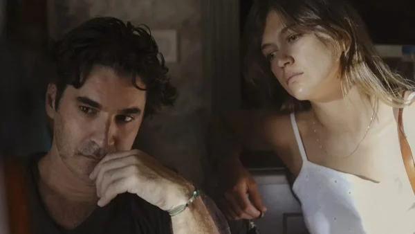 Με φόντο την θάλασσα - Νέες φωτογραφίες Καβογιάννη & Παπακαλιάτη από τα γυρίσματα του Maestro 2