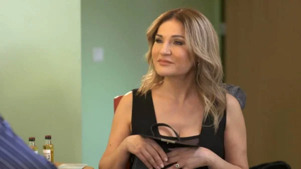 Χαιρέτα μου τον πλάτανο (20/4): Η Πέπη φτάνει στο χωριό και παθαίνει ντουβρουτζά